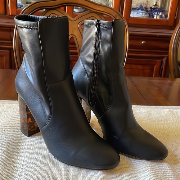 ALDO Aurella black Boots booties size 8 4” lucite heel - Picture 10 of 13